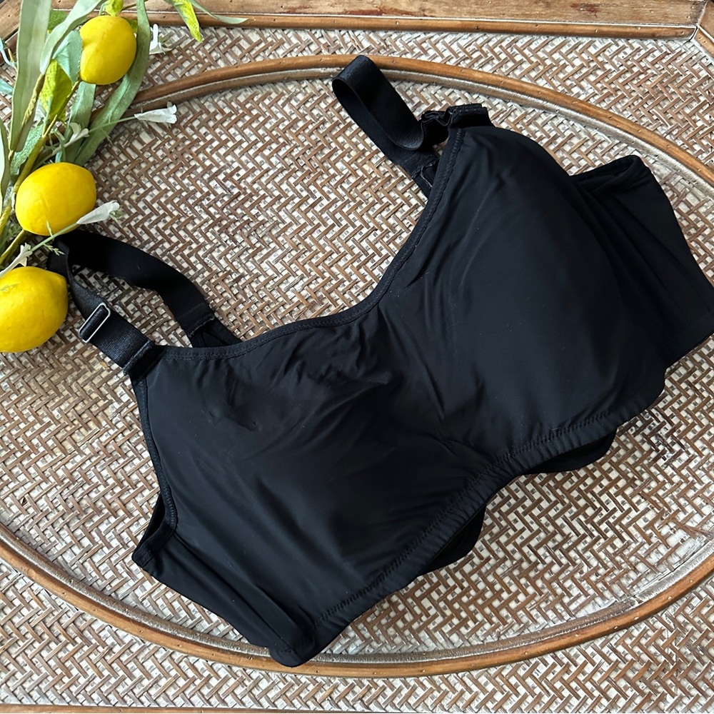 Torrid Active Double Layer Bra Sz 42d - image 1